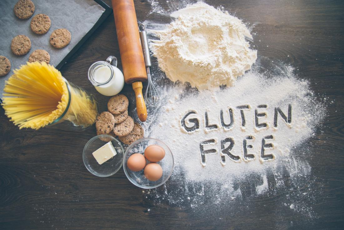 Các lựa chọn thay thế không chứa gluten cho bánh mì, bột mì, mì ống và các loại thực phẩm khác hiện có sẵn rộng rãi.