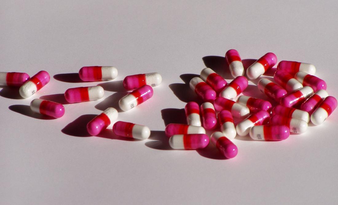 Benadryl rosa und weiße Allergie Medikamente