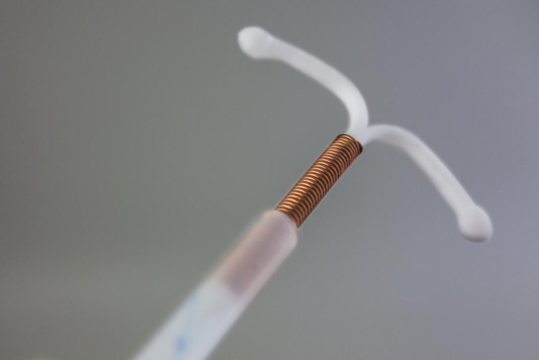 Мед IUD устройство, използвано за контрол на раждаемостта.
