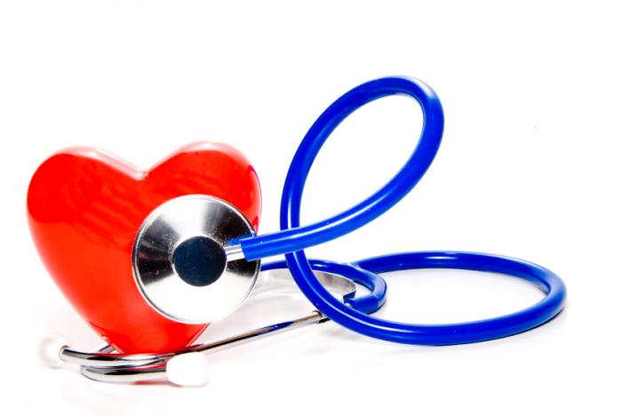 rotes Herz mit Stethoskop
