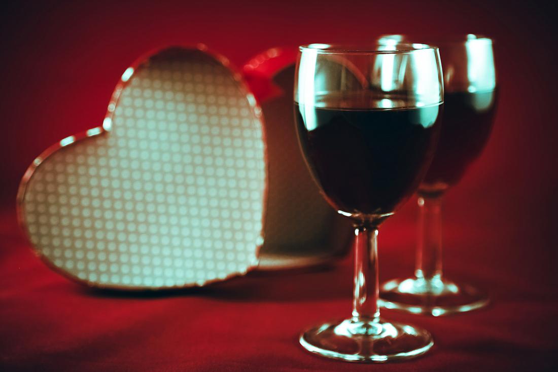 Червено вино и сърце