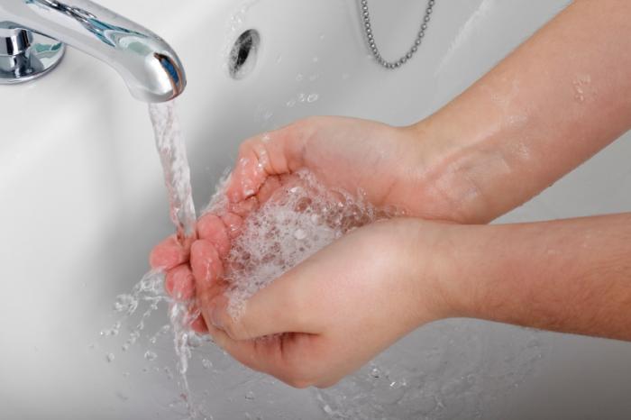 Kişi el yıkama