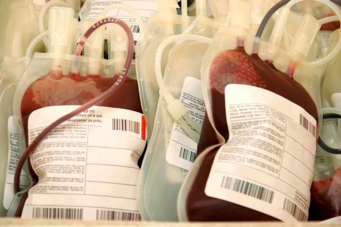 Sacchi di sangue che si raccolgono attraverso le donazioni, per la trasfusione.