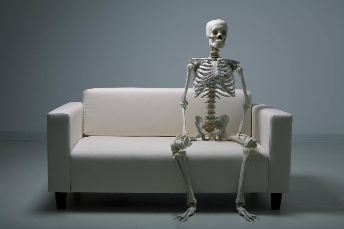 Скелет на диван